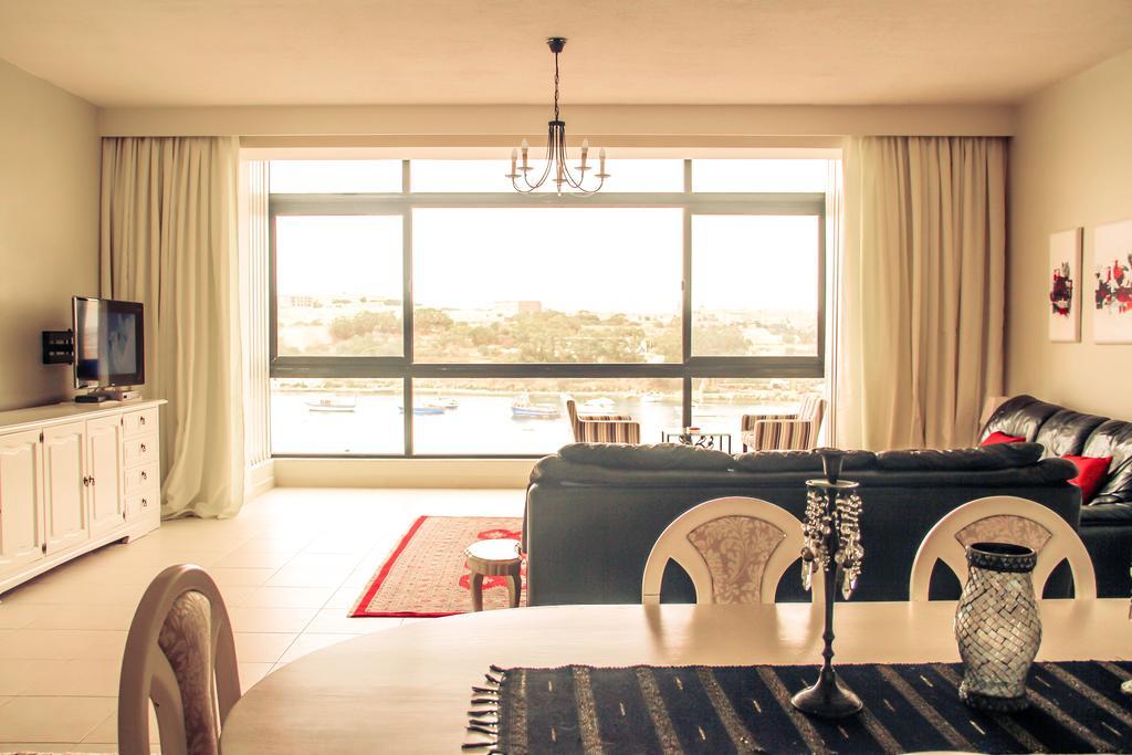 Strand Mansions Sliema Buitenkant foto