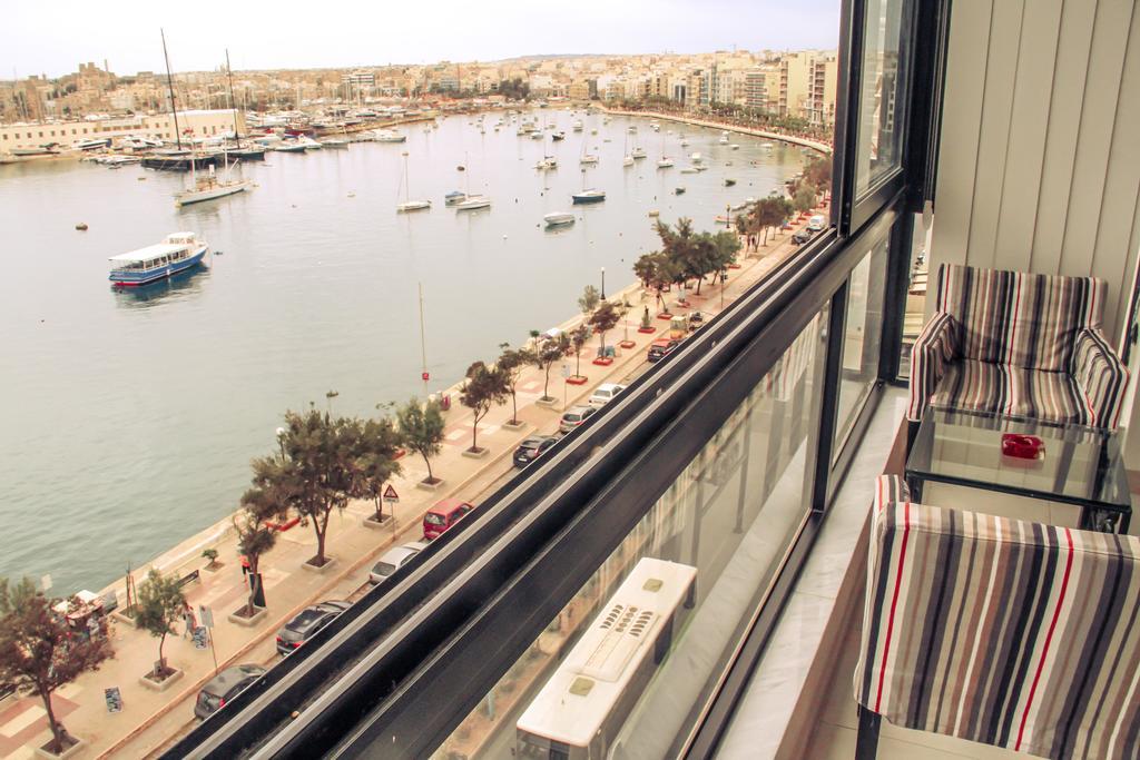 Strand Mansions Sliema Buitenkant foto