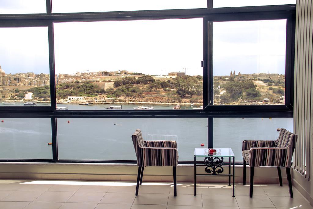 Strand Mansions Sliema Buitenkant foto