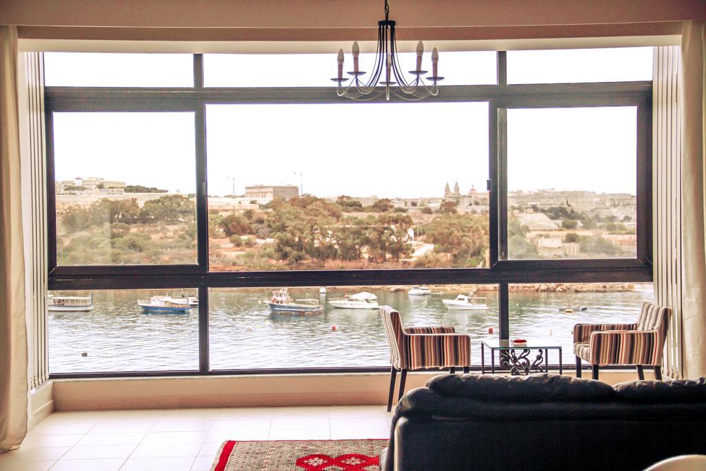Strand Mansions Sliema Buitenkant foto
