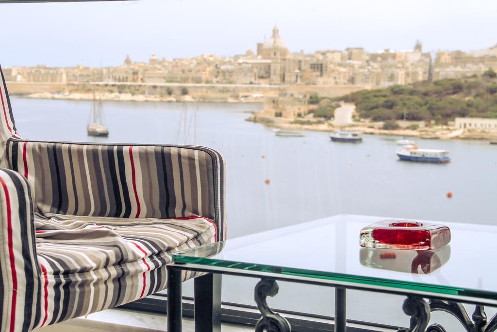Strand Mansions Sliema Buitenkant foto